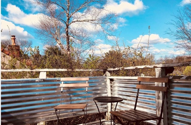 Cozy-Cute-Very Safe one bedroom ￼Treetop apt in East Nashville