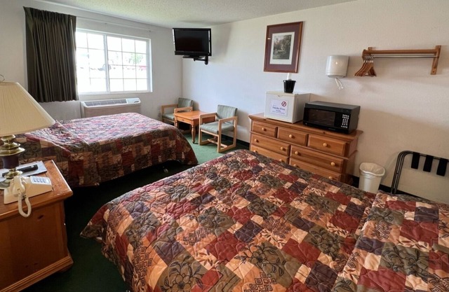 Cozy Double Queen Economy Room with Free Breakfast