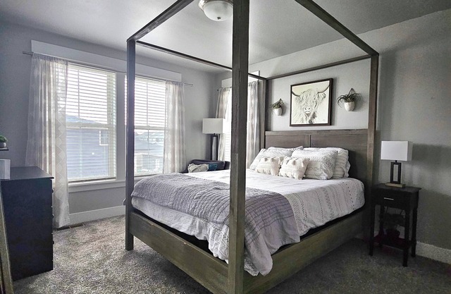 Cozy Duplex nestled in a nice community on the edge of Billing.