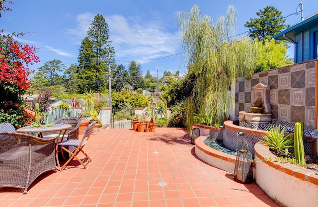 Cozy & Equipped Spanish-Style Casita in Berkeley