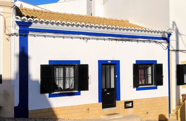 Cozy fisherman's house with roof terrace