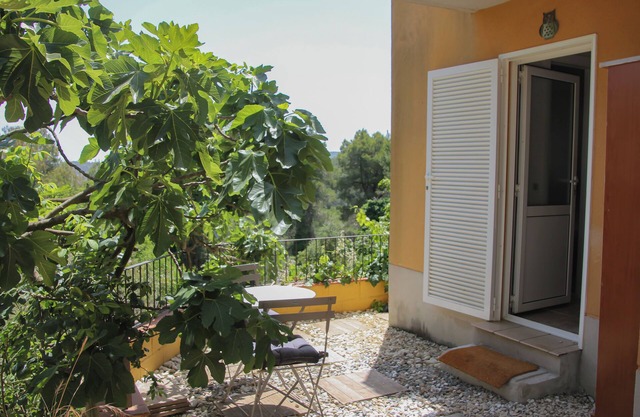 Cozy Flat surronded by Nature Just Outside Barcelona