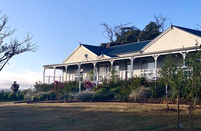 Cozy Fox- Luxury farm stay (near Daylesford) Breathtaking views