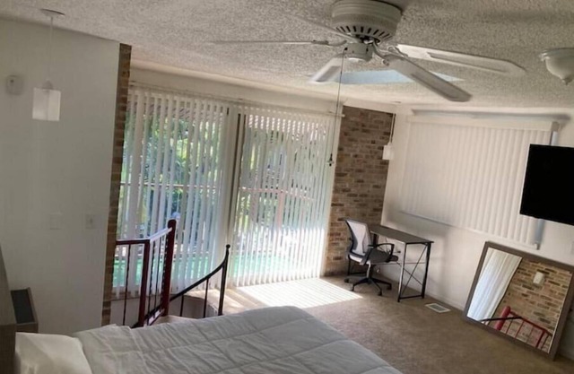 Cozy Gated Nature Walk to MallParkPublix 2Story
