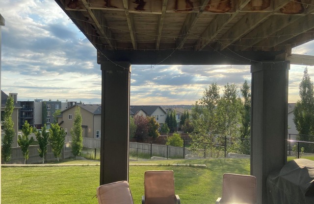 Cozy Getaway close to the City Heart. 5 minutes from highway one (1)