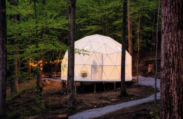 Cozy Glamping Dome PERFECT for couples near Brimstone and Big South Fork