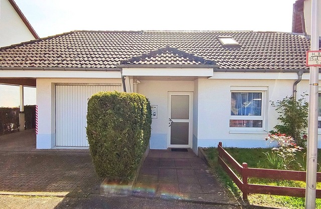 Cozy guest house by the park, 2 Zimmer Maisonette inkl. Küche, Arbeitsplatz, Parkplatz