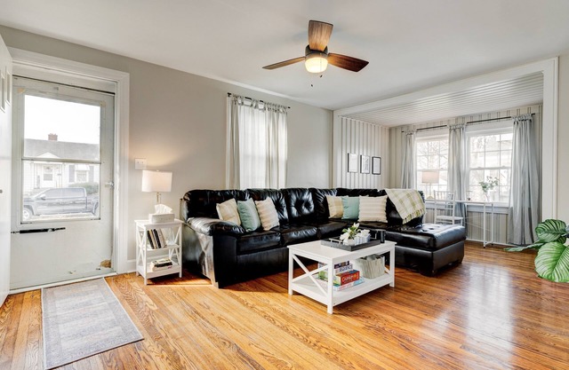 Cozy Henderson House Close to Downtown Henderson