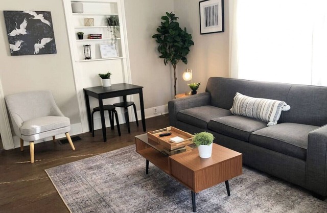 Cozy Historic Oakwood Duplex