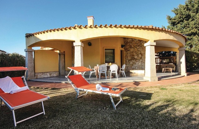 Cozy home in Costa Rei -CA- with WiFi
