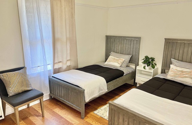Cozy Home in East Hollywood- 2BD 2BA