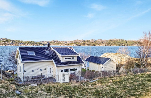 Cozy home in Egersund with WiFi