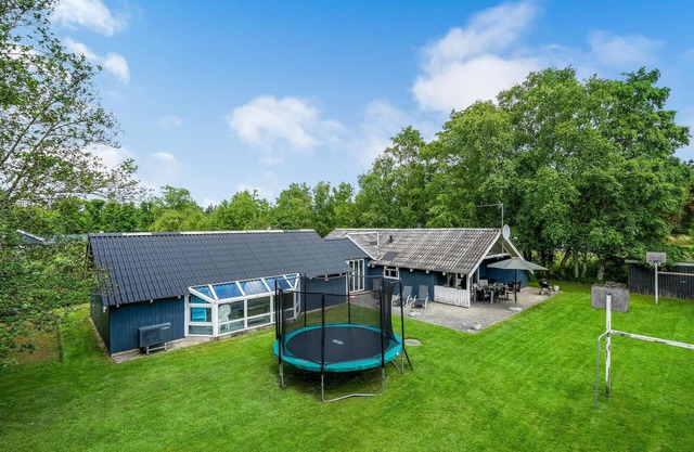 Cozy home in Hadsund with sauna