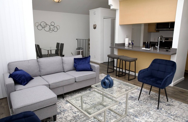 Cozy Home in Hayward Hills, close to San Francisco! Ocean 10 MINS AWAY by Car 🐳
