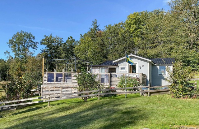 Cozy home in Tranås with lake view