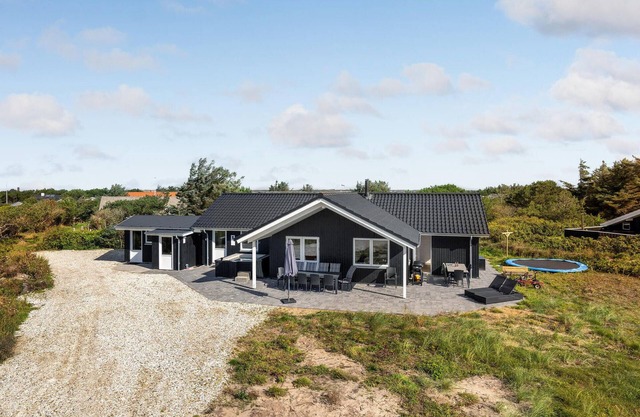 Cozy home in Vestervig with WiFi