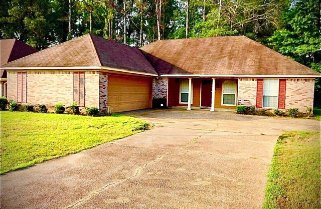 Cozy home just outside of Byram, MS