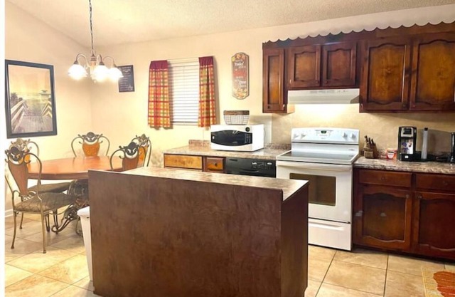 Cozy Home- Near Perry Fair - Rigby's-Robins AFB