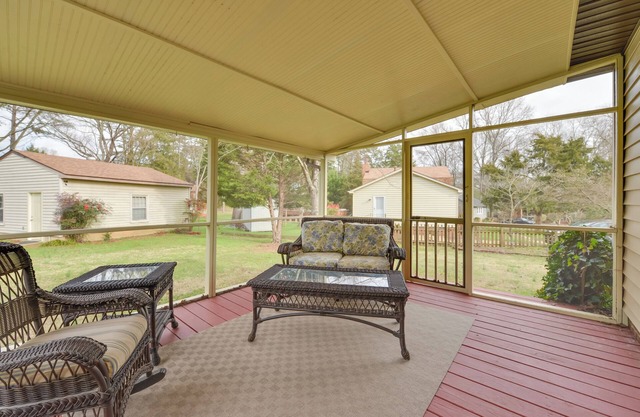 Cozy Home w/Fenced Yard < 1 Mi Downtown Matthews!