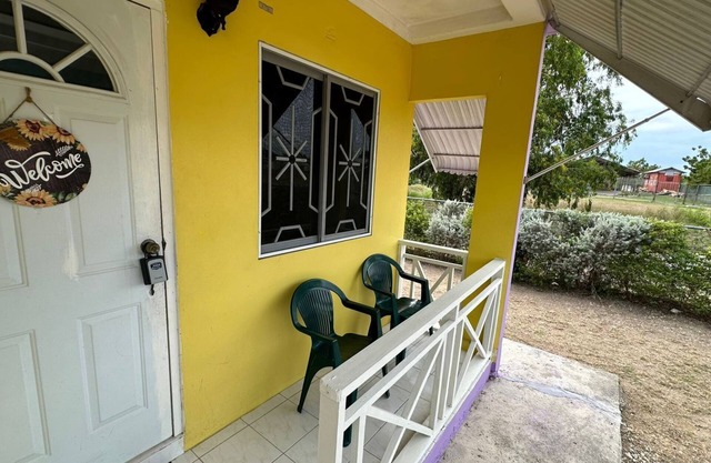 Cozy home with lot of spaces, 15 minutes away from the town. n