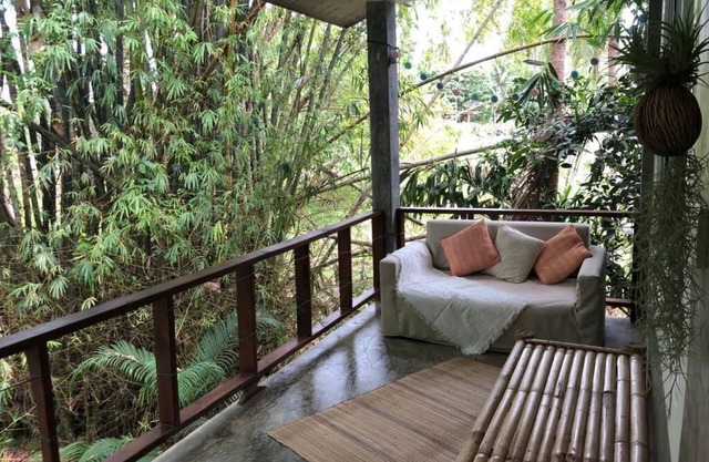 Cozy house in tranquil Tambon Ko Phangan with WiFi, AC