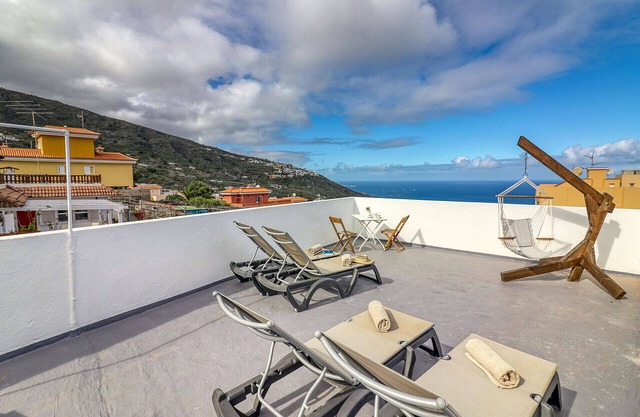 Cozy House w/BBQ, Teide Views, Near Town