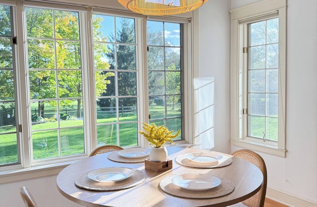 Cozy Ithaca Retreat - Fenced Yard - 7 min drive to Cornell - Ev Charger