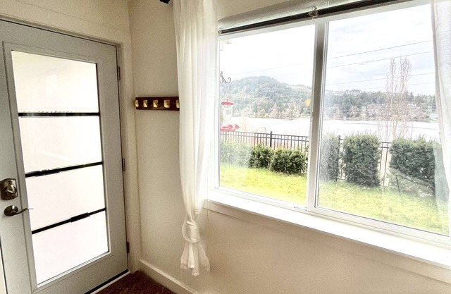 Cozy Lakeview Suite - Steps To The Beach & 15 Min To Downtown