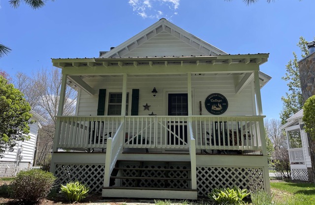 Cozy Linville River Cottage-Newland, NC "Mountain Thyme"