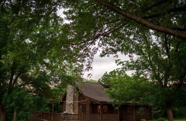 Cozy Log Cabin On Secluded Acreage ~ Located Outside Of Fort Atkinson, Iowa