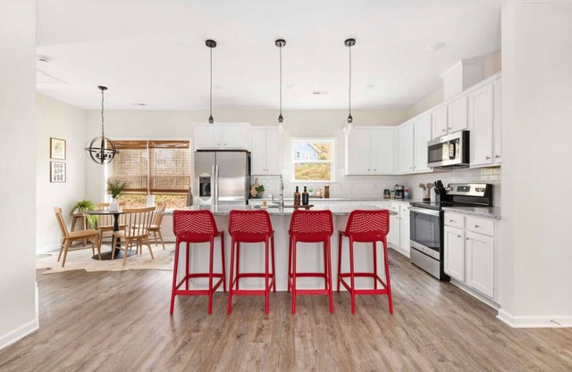Cozy & Modern 3-BR Belmont Stay! — *Pet friendly*
