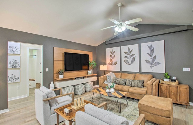 Cozy-Modern Pensacola Home: Large Yard, Grill