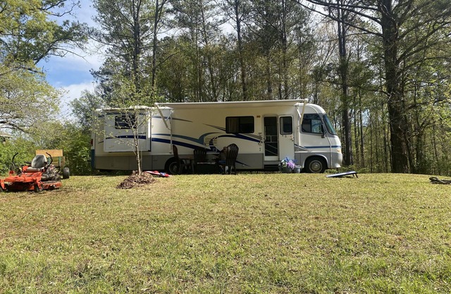 Cozy motorhome with loads of outdoor activities, farm animals and trails