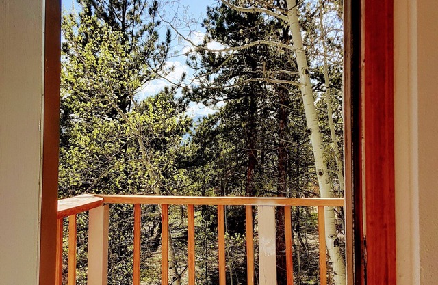 Cozy Mountain Home at Trailheads