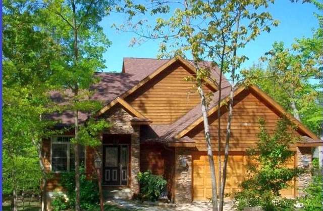 Cozy Mountain Top Cabin; Screened In Deck & Grill; WI-FI; Games; Foosball Table!