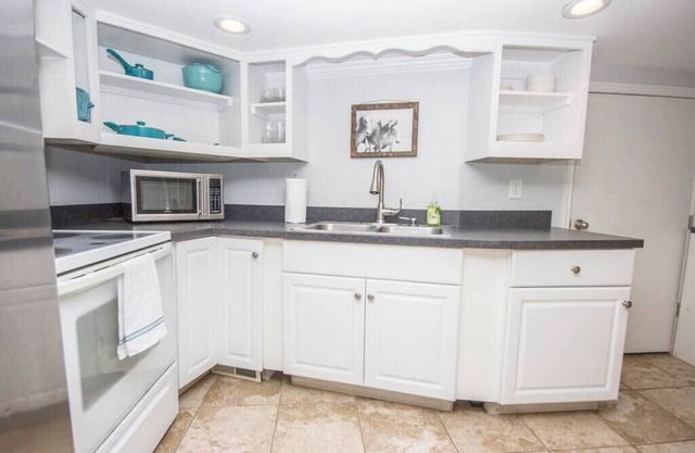 Cozy Ogden Getaway | Close to Ski Resorts | Farm Experience | Patio