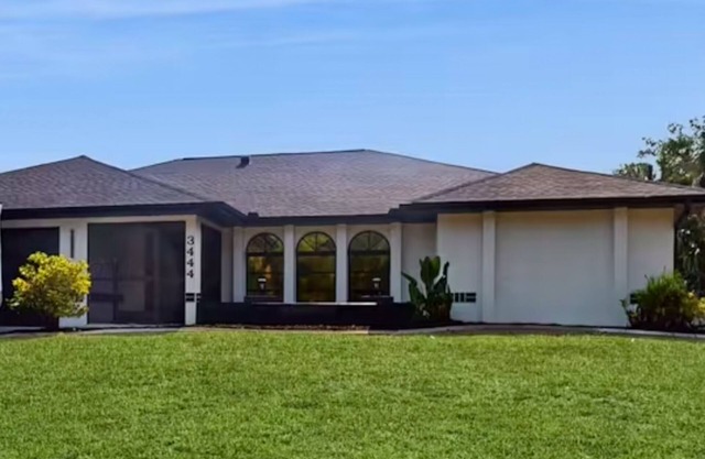 Cozy Poolside Getaway in Port Charlotte | Private Pool Wi-Fi Washer/Dryer