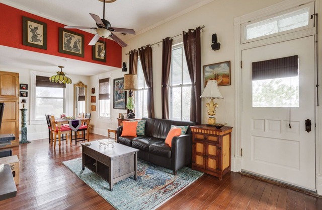Cozy & Private 1-Bedroom Apartment near downtown