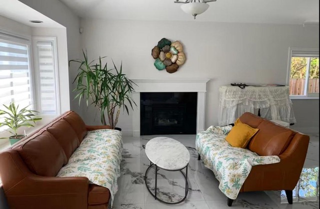 Cozy Private Room in Charming Dunbar-Southlands
