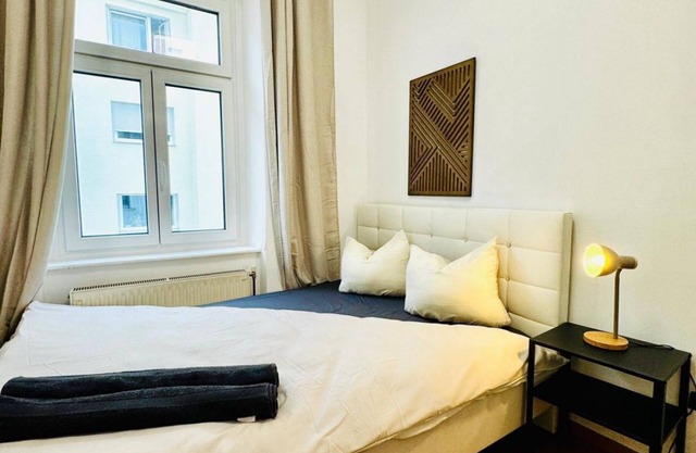 Cozy Private Room | Shared Apt Near Stadthalle