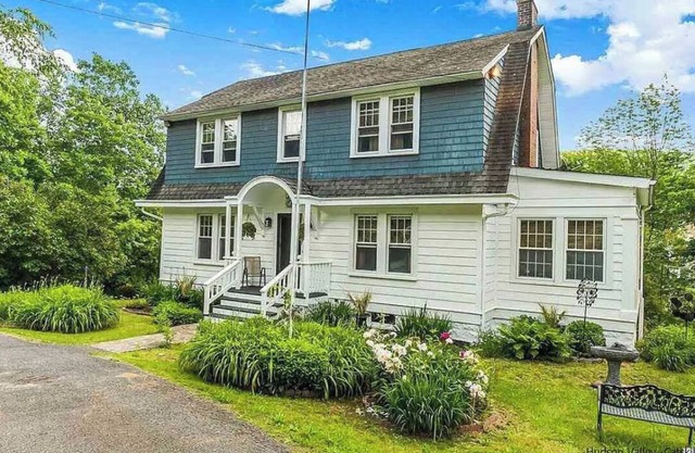 Cozy renovated home, ideal for skiing and hiking in Catskills