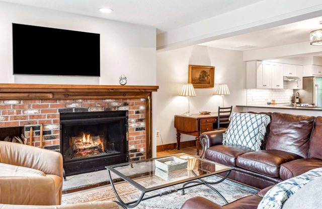 Cozy Retreat in Quechee Woods - Sugar Hill 2D
