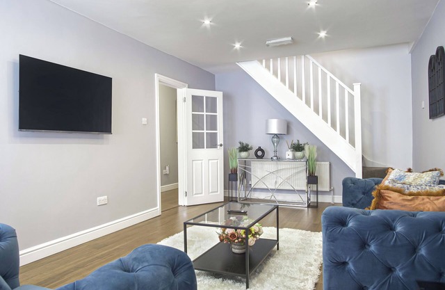 Cozy Riverside Retreat in Snodland