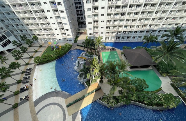 Cozy Room in Modern Parañaque Condo With 2 Bedrooms