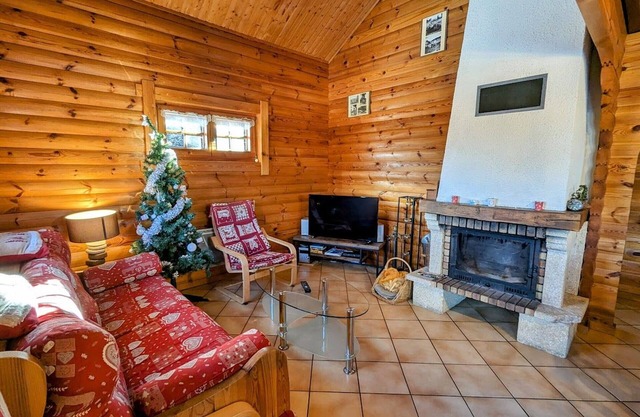 Cozy Scandinavian chalet with sauna and pet-friendly
