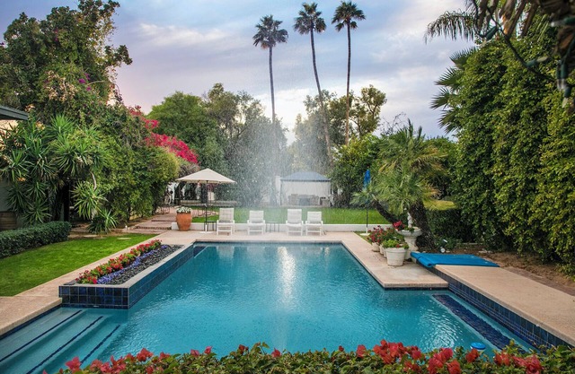 Cozy Scottsdale Estate Mountain Views, Large Backyard, Pool & Golf