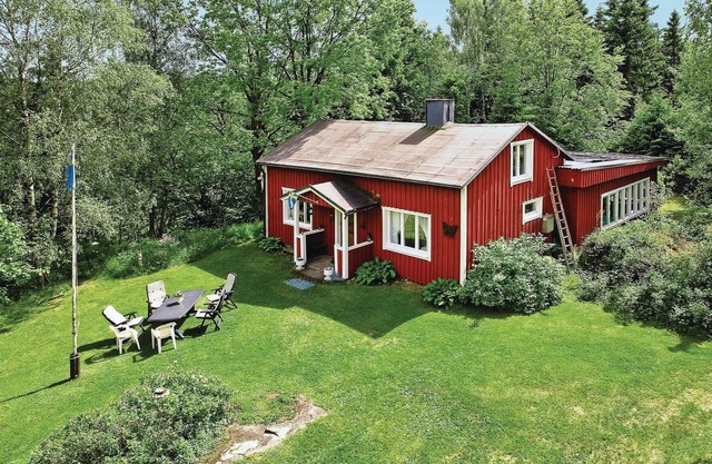Cozy, simple pool house in the middle of the forest on large, undisturbed natural grounds.