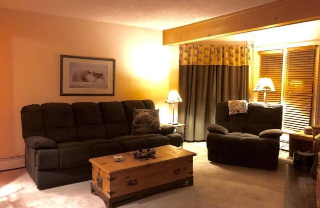 Cozy Ski Condo at Peak Eight