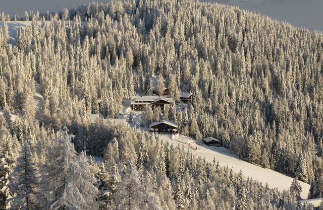 cozy Ski Lodge directly on the slopes of Kronplatz