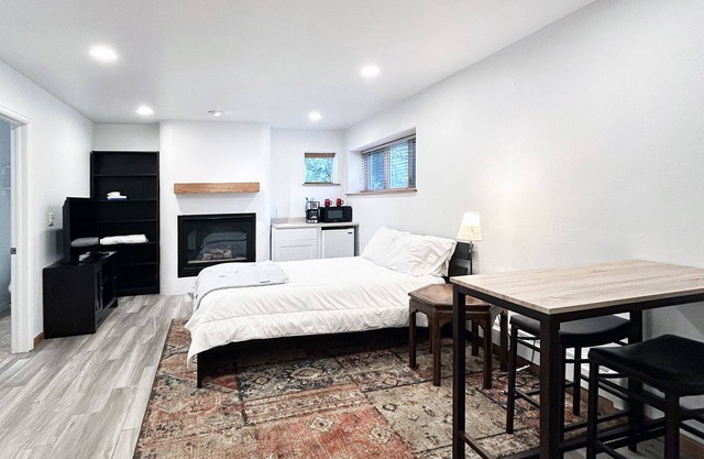 Cozy ski retreat or summer resort near Beaver Creek/Arrowhead resort studio.